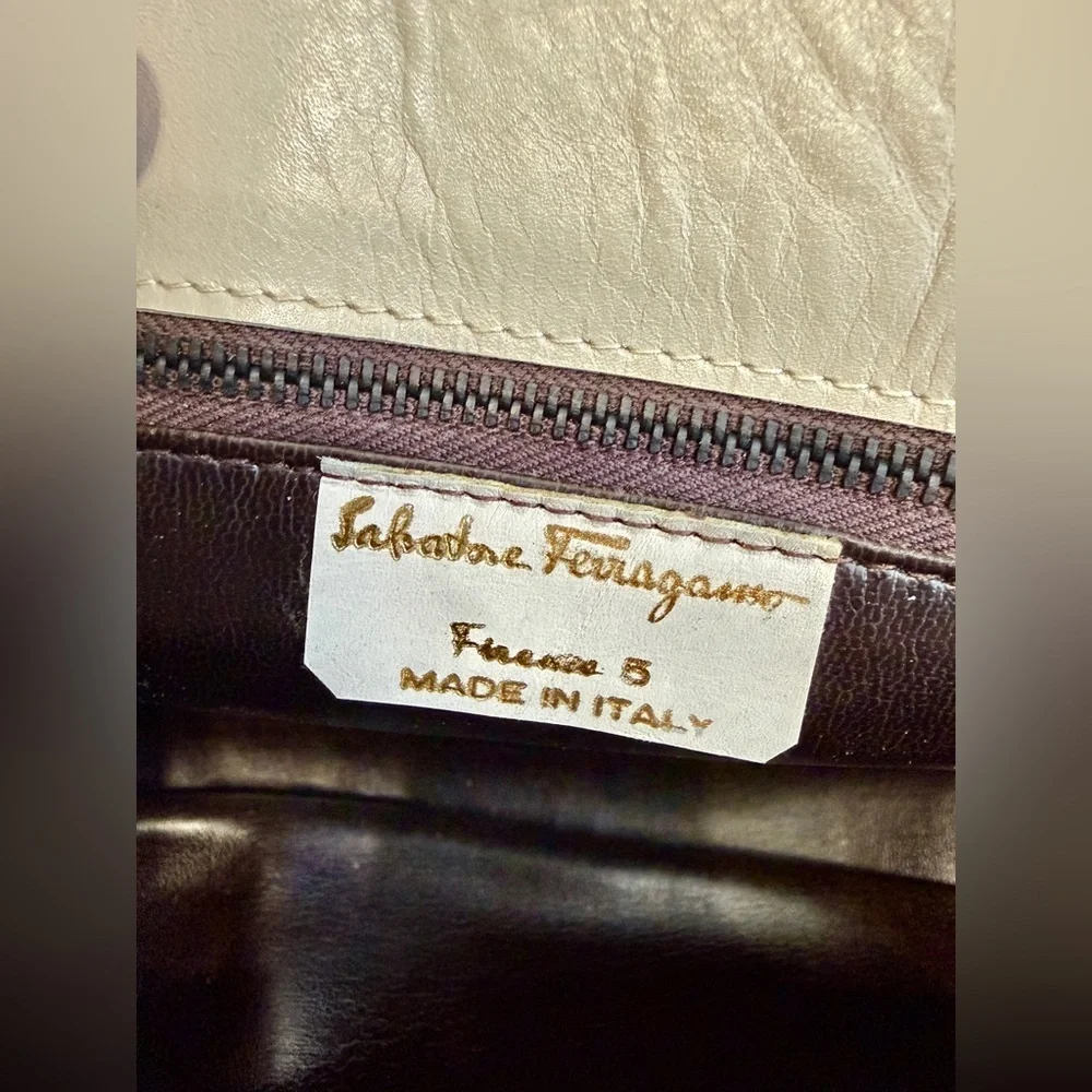 Salvatore Ferragamo Vintage Ivory Leather Shoulder Bag Crossbody